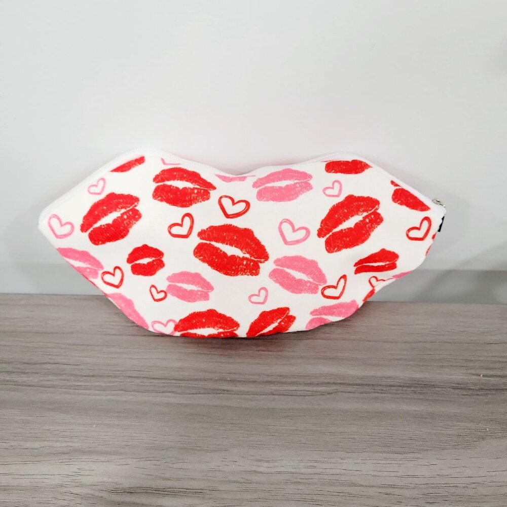 Chic Lips Shape Cosmetic Bag Travel Makeup Pouch Organizer lipstick, accessories - Picture 8 of 8